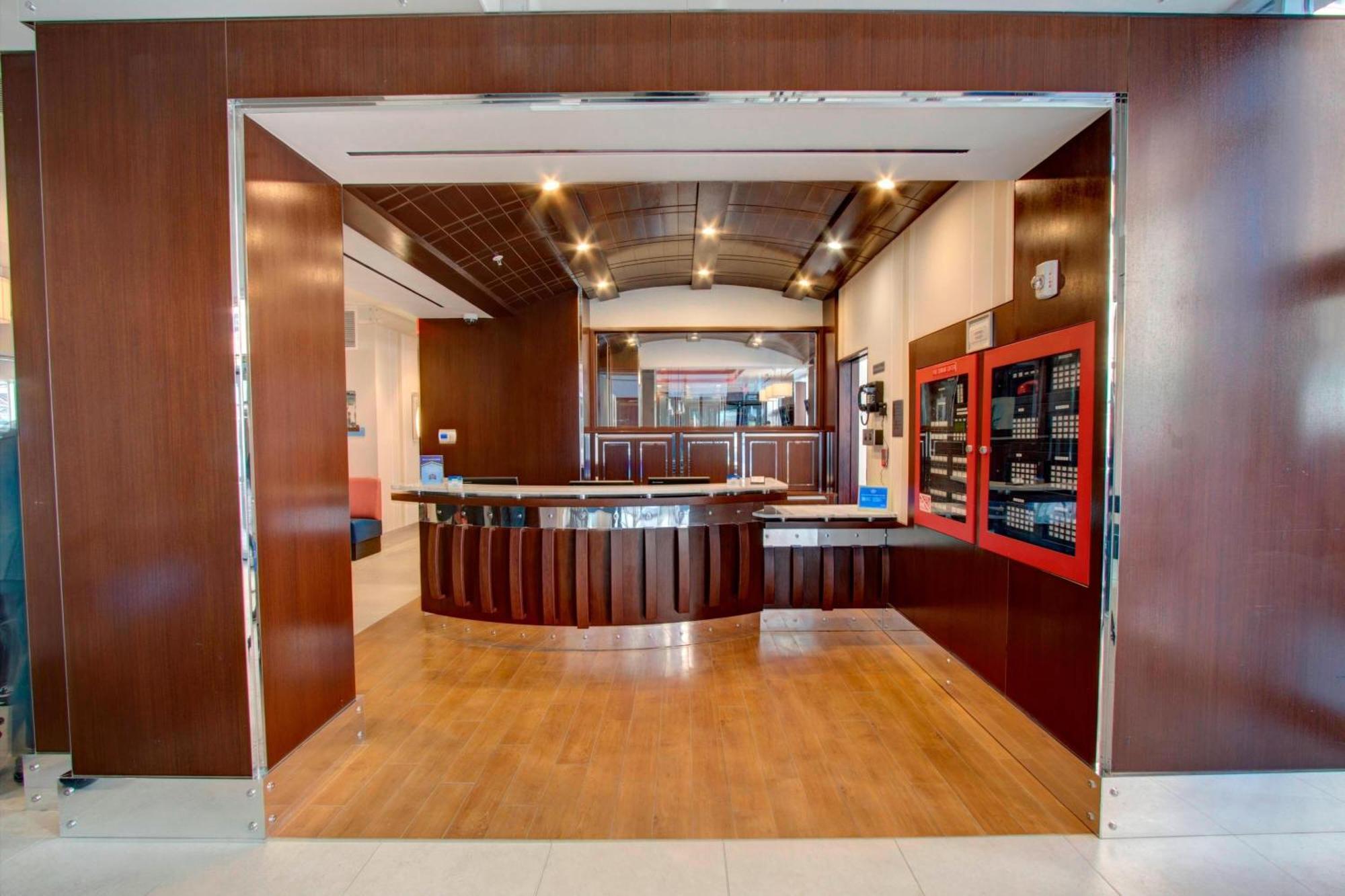 Fairfield Inn By Marriott New York Manhattan/Financial District Bagian luar foto